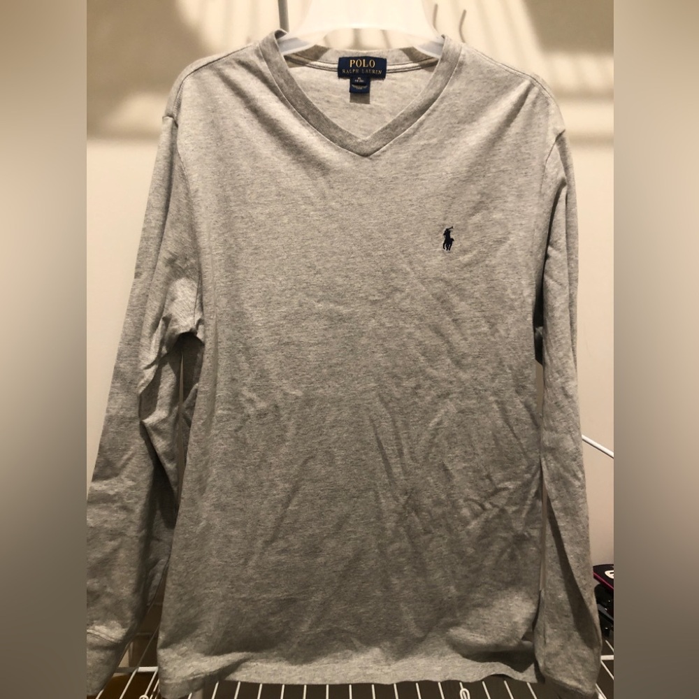 Polo by Ralph Lauren Heather Gray V-Neck Top
Girls,unisex, (16-18) youth XL,EUC